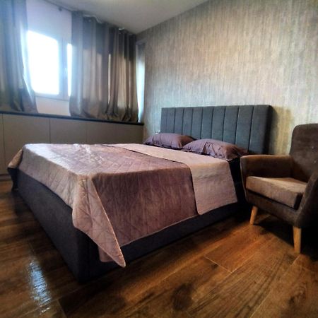 Emerald Apartment อาลิกันเต ภายนอก รูปภาพ